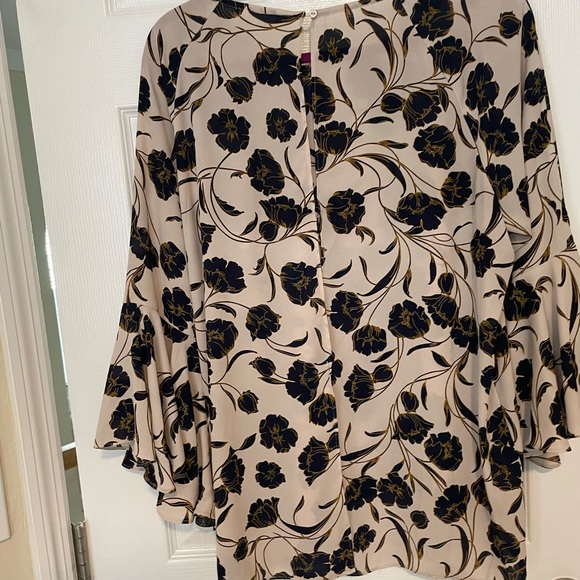 LC floral flowy sleeve blouse - Picture 4 of 5